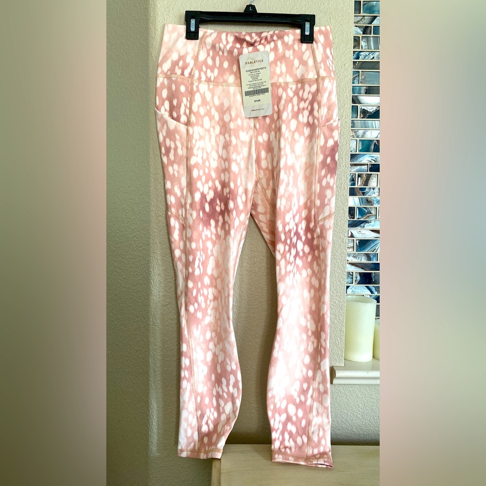 Fabletics Oasis High-Waisted Pocket 7/8 Leggings